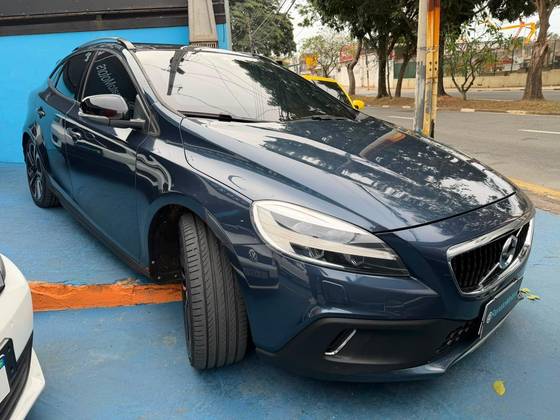 VOLVO V40 2.0 T4 CROSS COUNTRY GASOLINA 4P AUTOMÁTICO VOLVO V40 2.0 T4 CROSS COUNTRY GASOLINA 4P AUTOMÁTICO